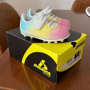 Toddler girls Brava soccer cleats NWT Size 6